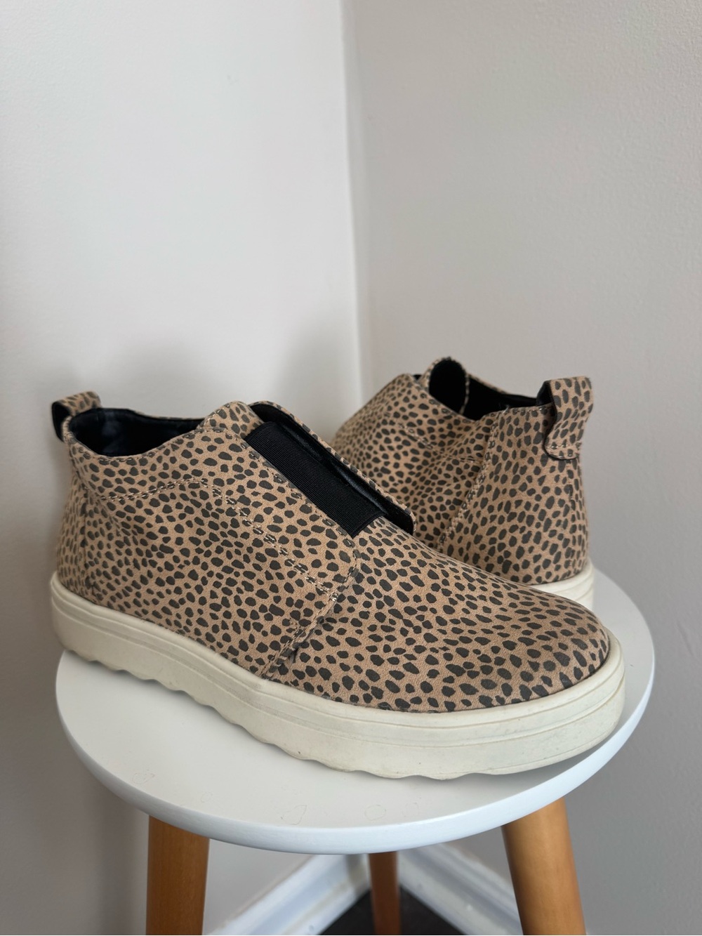 Universal Thread Tan Leopard-Print Slip-On Sneakers
